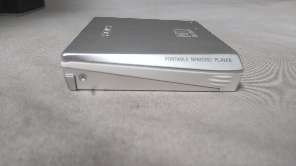 SONY MZ-E75 Mini Disc Player MD Walkman Silver Good