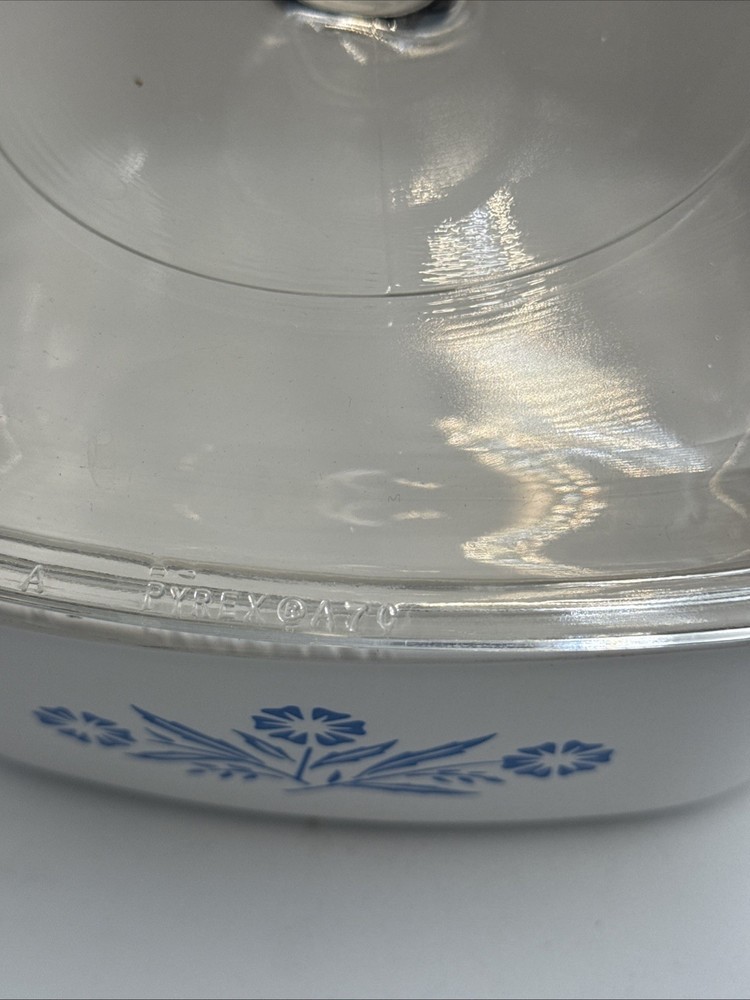 Vintage Corning Ware Cornflower 7”x7”x3” Rectangular Cass Dish W/ Lid P-1 1/2-B
