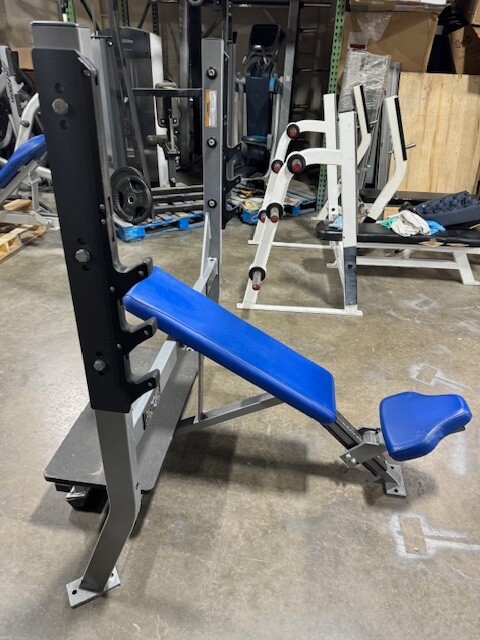 Hammer Strength Olympic Incline Bench Press
