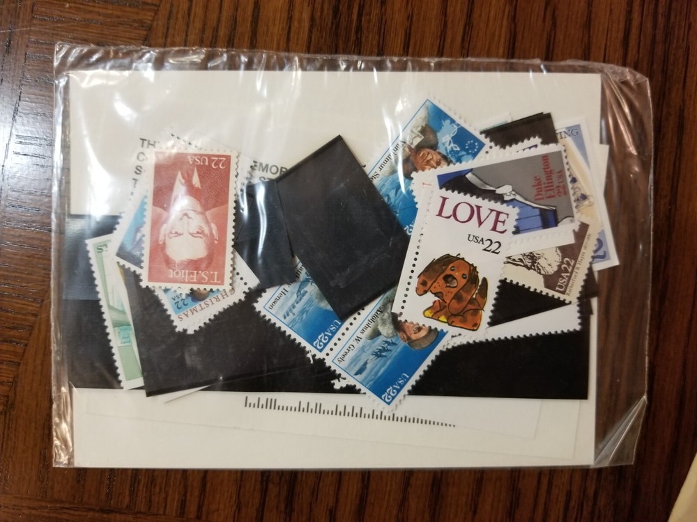 USPS 1986 Commemorative Stamp Yearbook with Complete Mint Stamps Great Condition