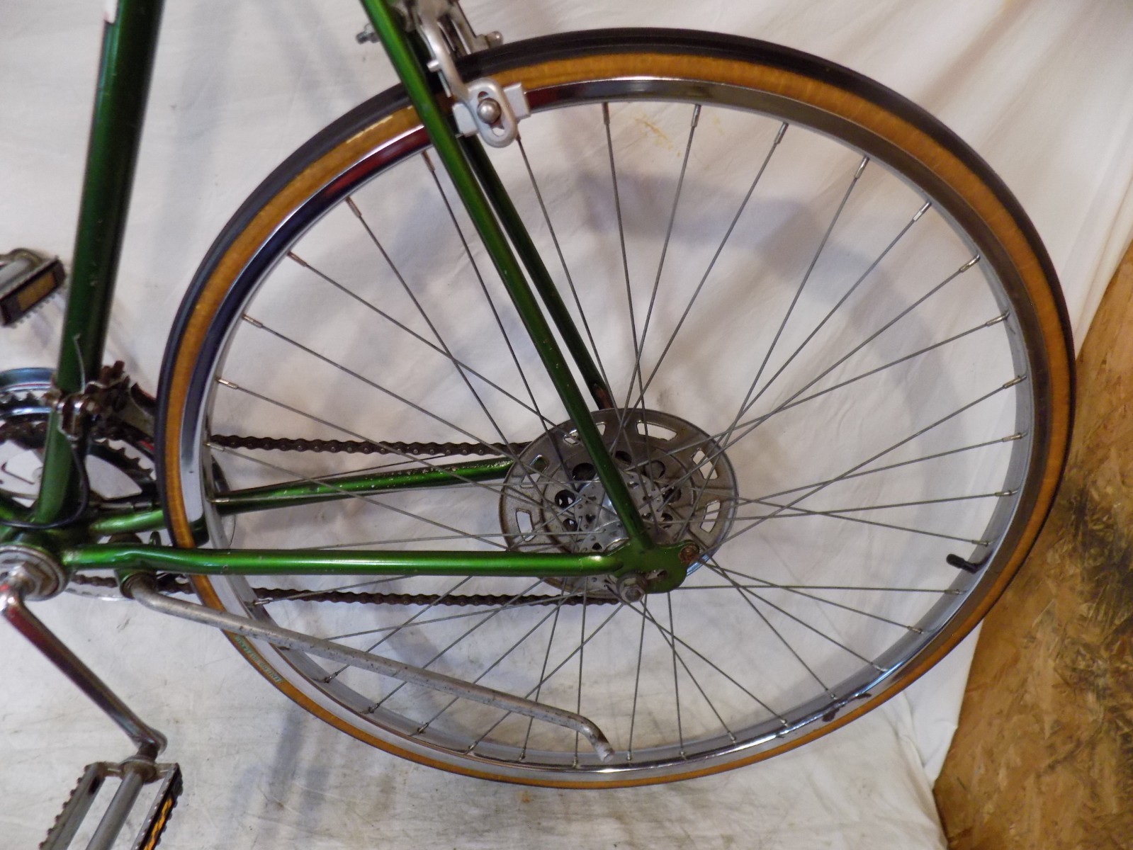 1972 SCHWINN VARSITY MENS 10-SPEED CAMPUS GREEN ROAD BIKE CONTINENTAL RACER 27