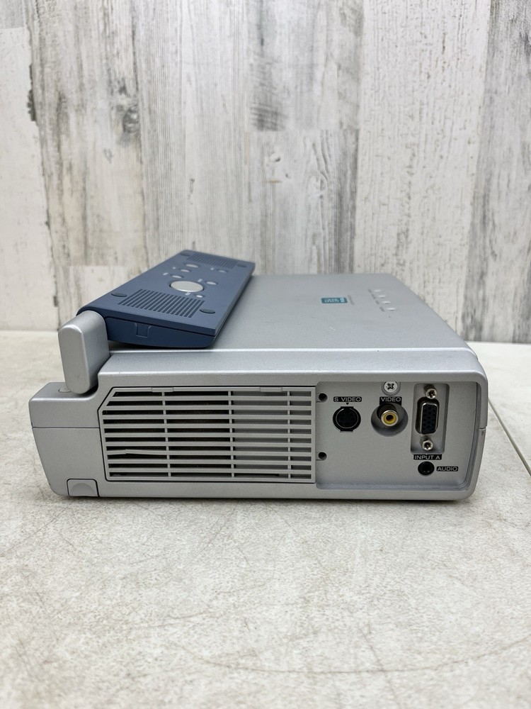 Sony LCD Portable Projector SCGA VPL-CS4 Tested/Working w/Remote & Cables