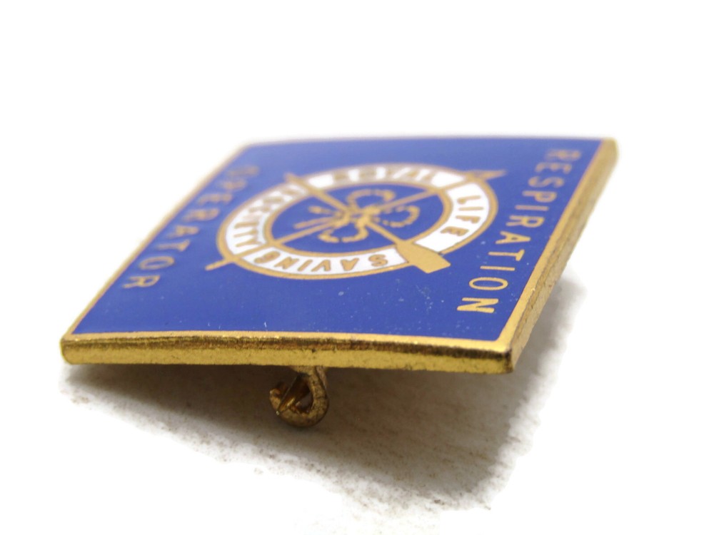 Respiration Operator Pin Blue & Gold Tone