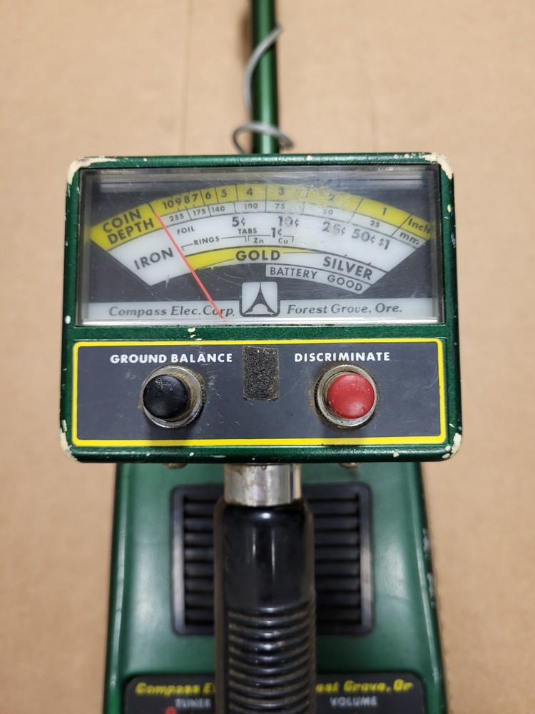 Compass X-80 Challenger Metal Detector Read Description
