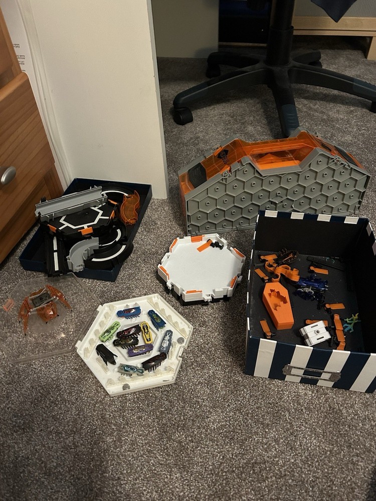 Hex Bug Collection + Hex Bugs And Play Area
