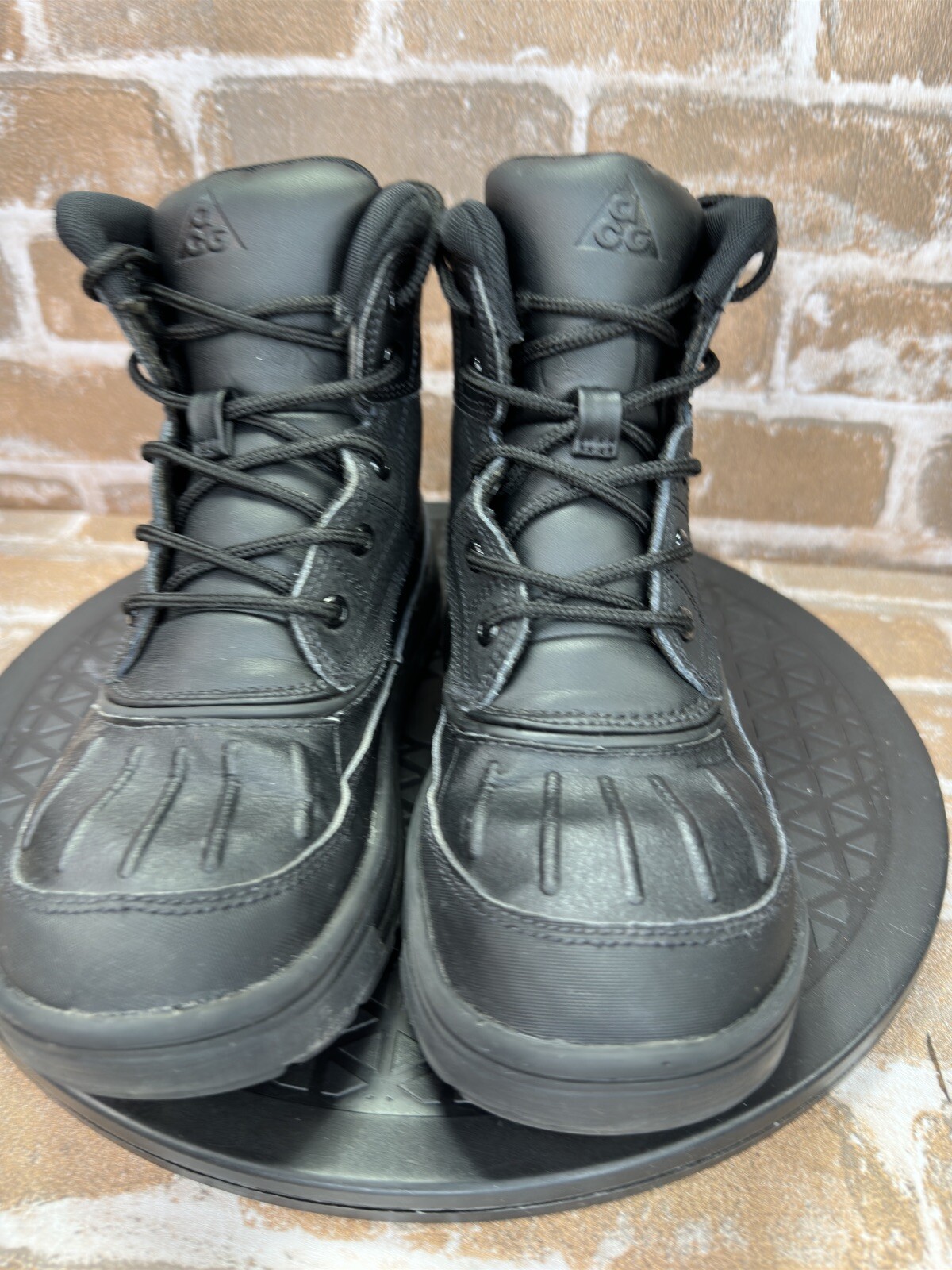 Nike Woodside 2 High AGG Black Athletic Boots 524873-004 Boys Youth Size 3Y