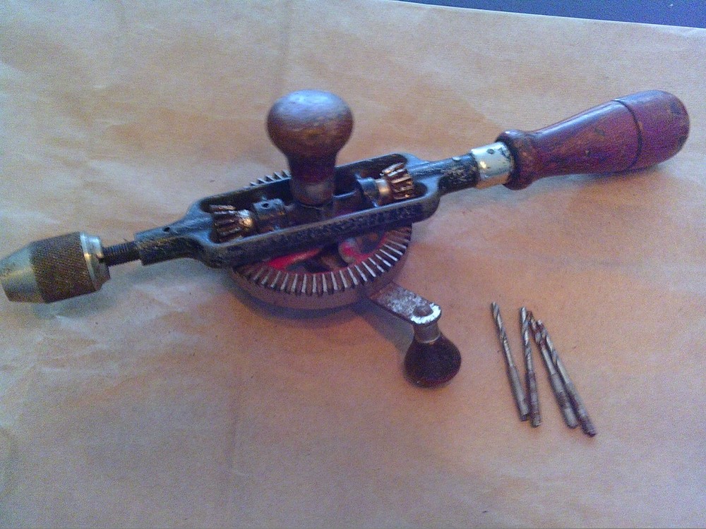 Millers Falls Hand Drill No. 5A With Bits