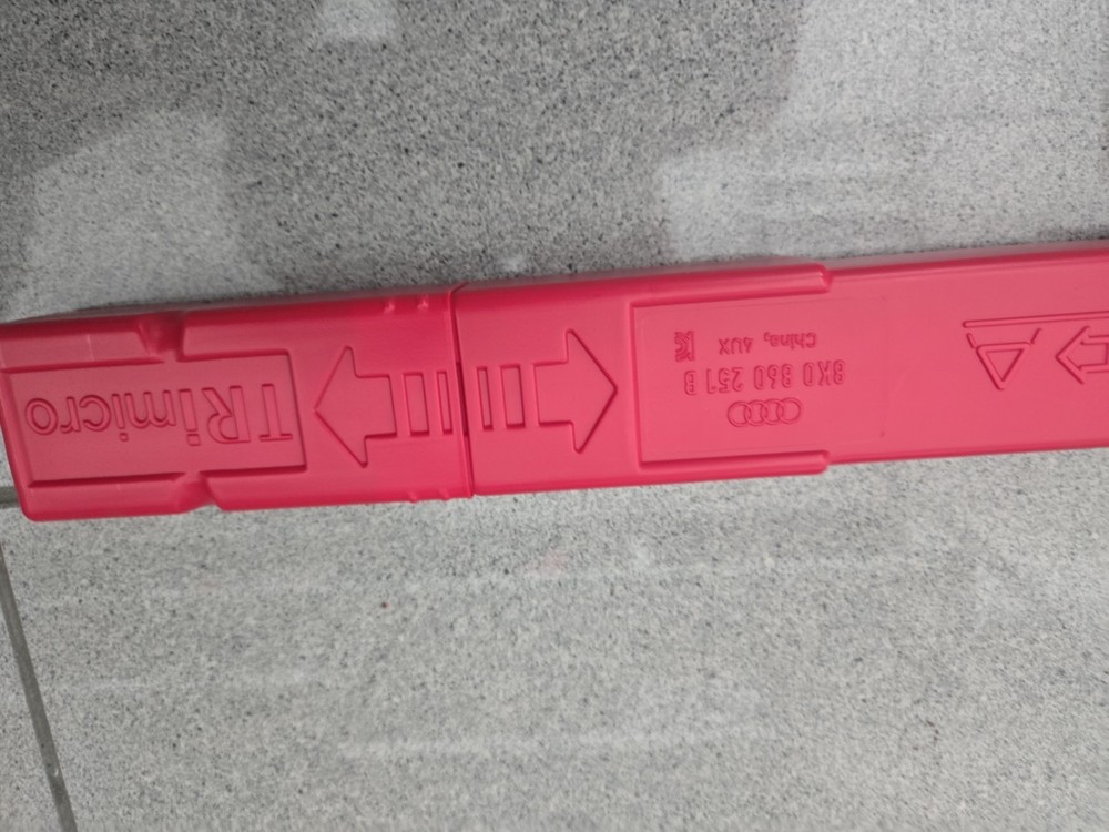 Original Porsche Taycan warning triangle breakdown triangle warning panel 8K0860251