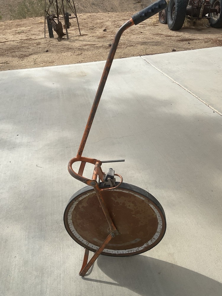 Vintaga measuring wheel counter