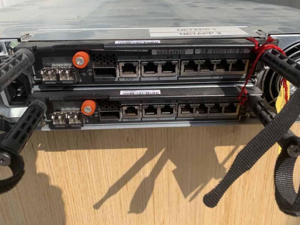 NetApp NAF-0602 Storage System 2X Controllers 2x PSU - No HDD