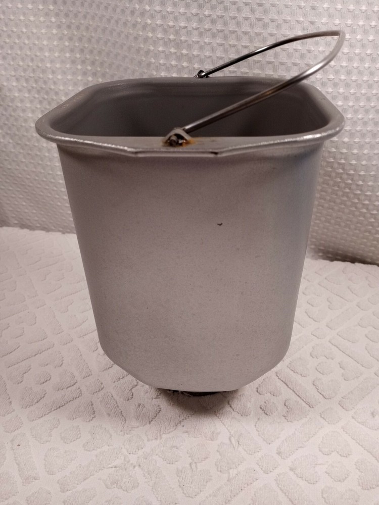 Replacement Bread Maker Pan & Paddle Square Straight Plastic Paddle No Scratches