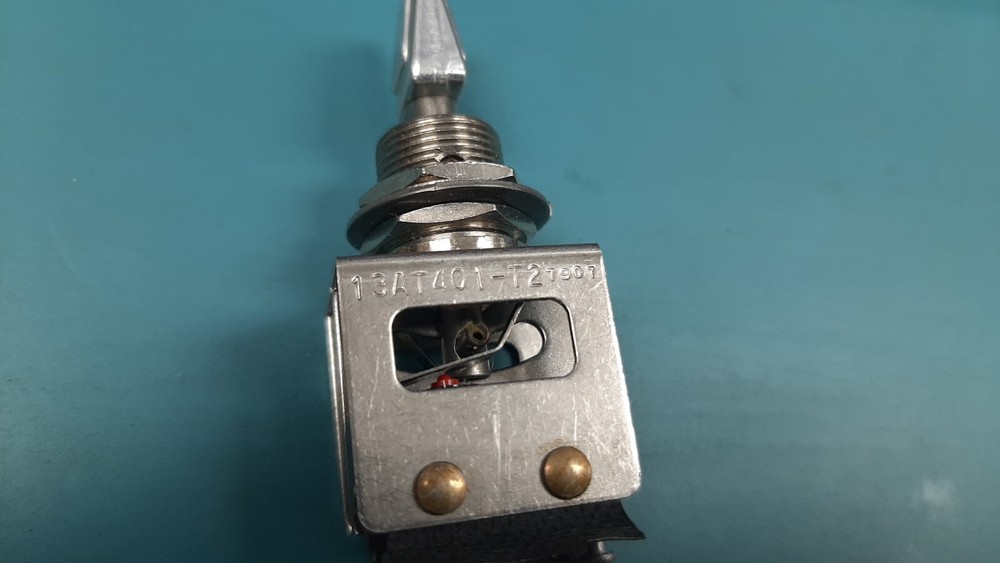 13AT401-T2 Honeywell Micro Switch Switch Toggle Switch