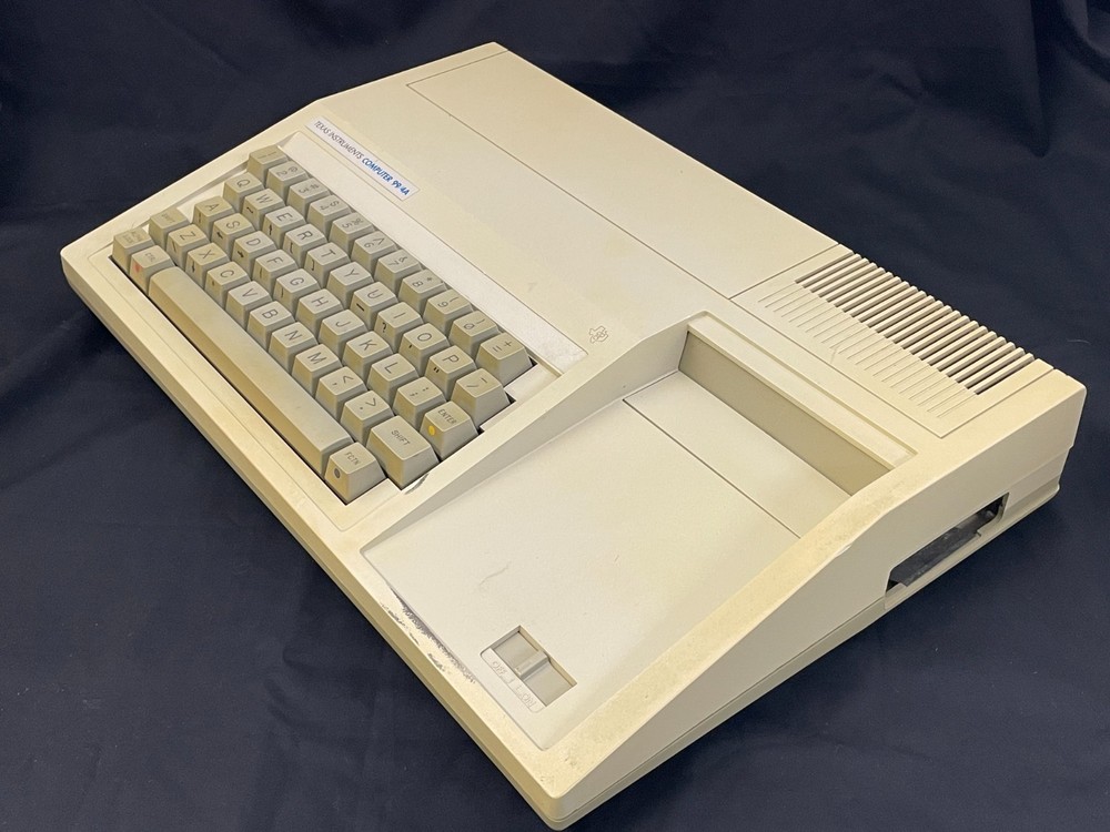 TI-99/4a Computer - Texas Instruments Model PHCOO4A - UNTESTED