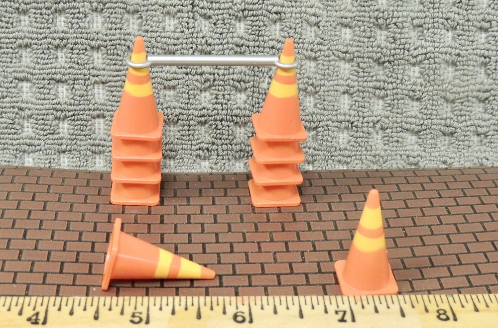 11 pcs set! 10 Stackable Pack Orange traffic safety Cones+Silver Bar1:24 scale