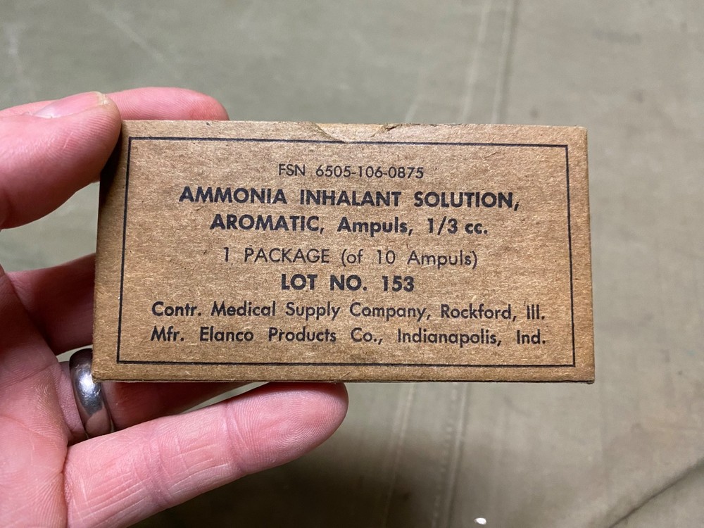ORIGINAL WWII US ARMY MEDIC MEDICAL AMMONIA INHALANTS SOLUTION