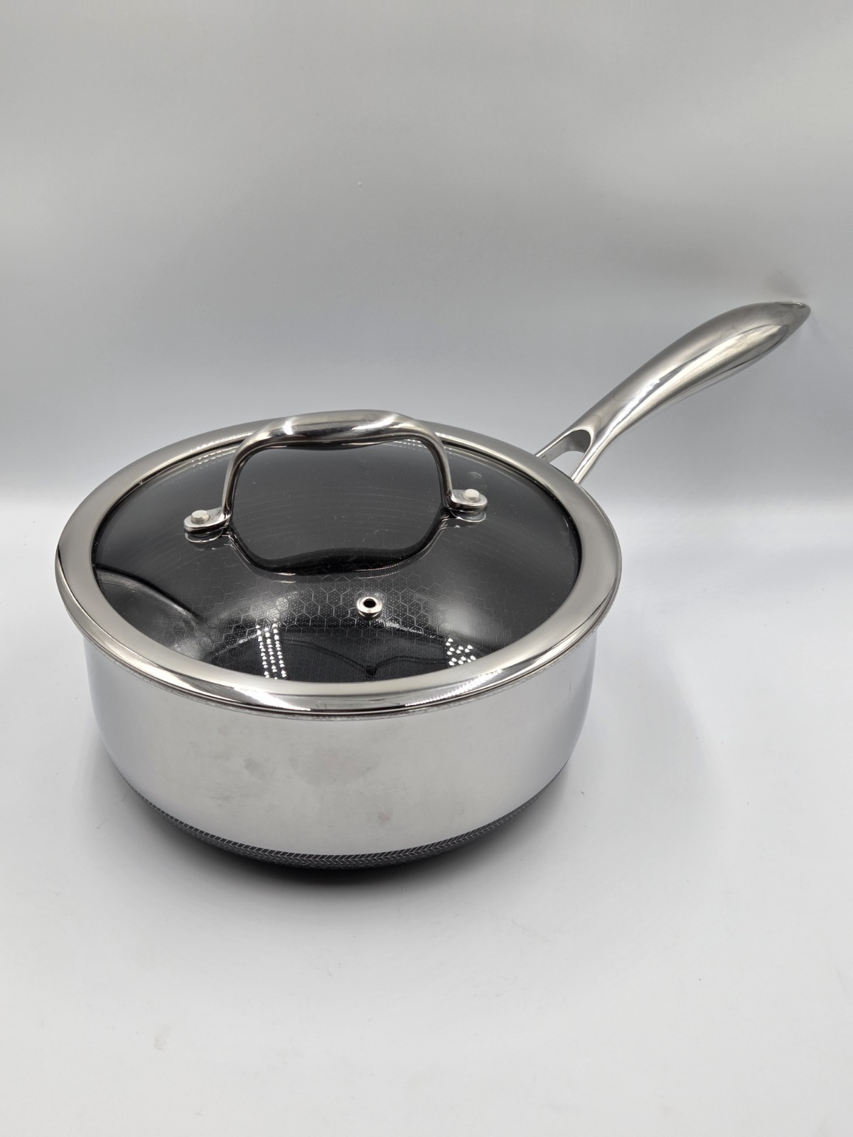 Hexclad Hybrid Non Stick Pot Stainless Steel Saucepan 3-Quart - With Lid