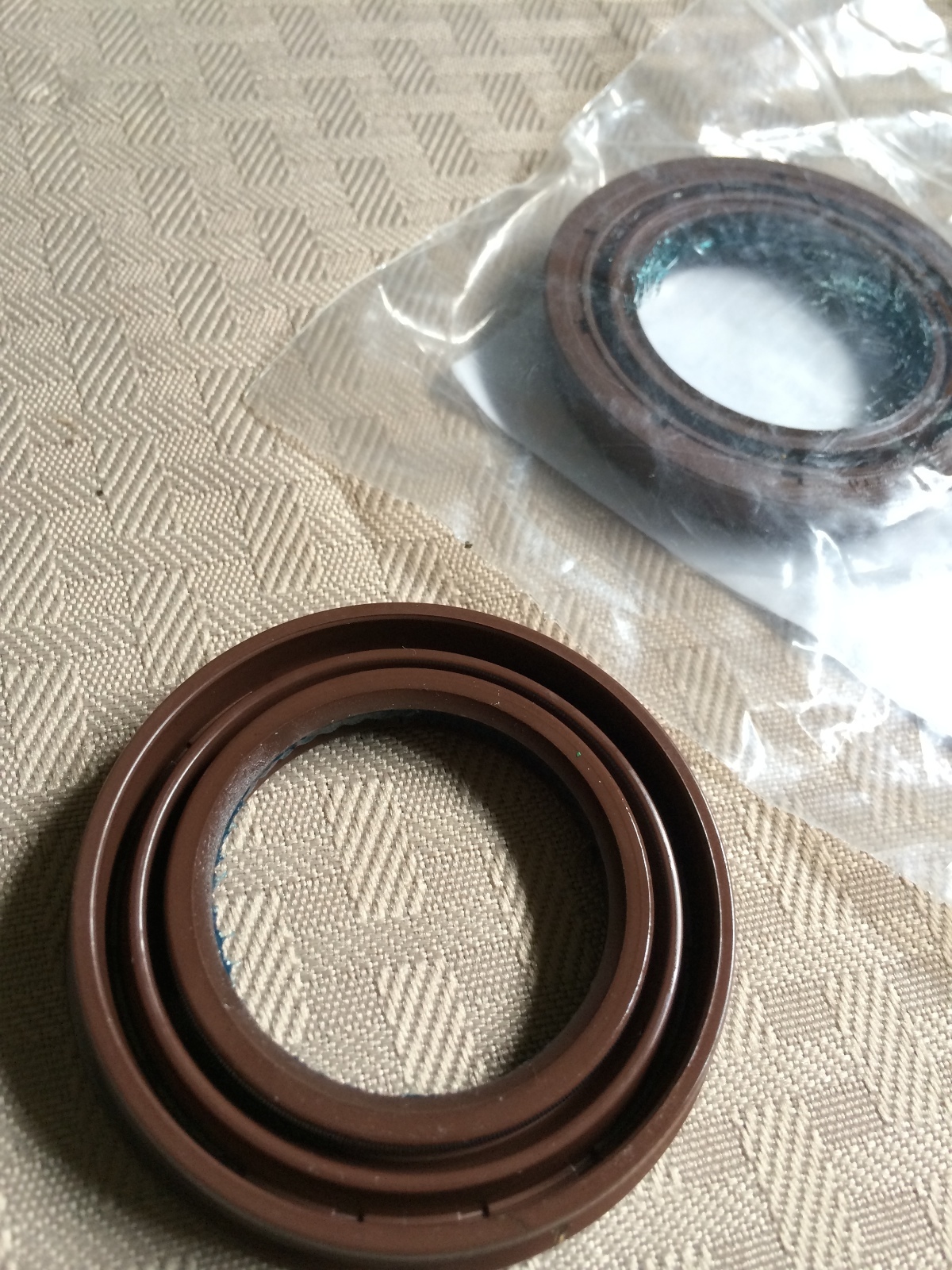 05-09 POLARIS RANGER 700 & 500 -REAR DIFFERENTIAL AXLE SEALS SET gearcase 900 s4