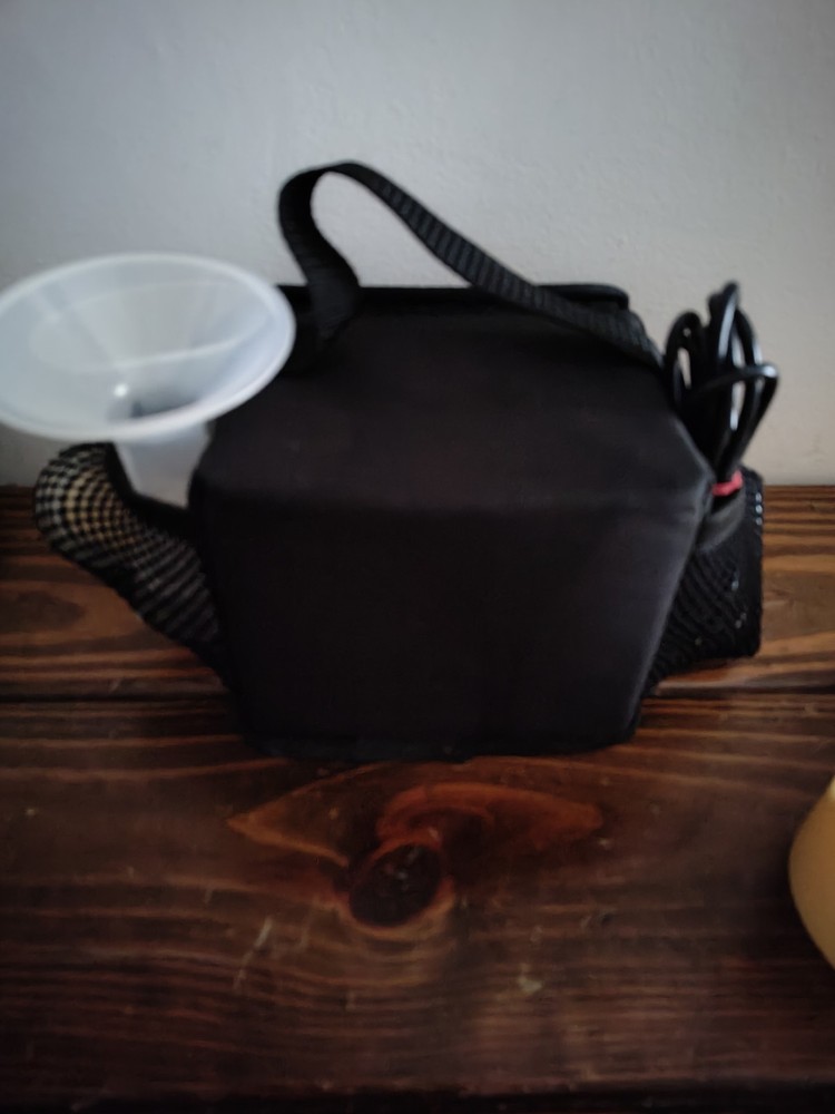 *Medela Breastpump & Case W/ EXTRAS*