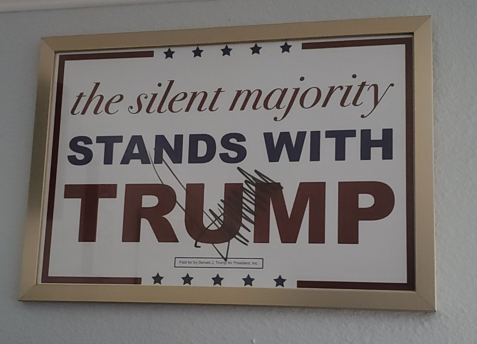 *RARE PRESIDENT DONALD J. TRUMP SIGNED CAMPAIGN RALLY SIGN SILENT MAJORITY- JSA*