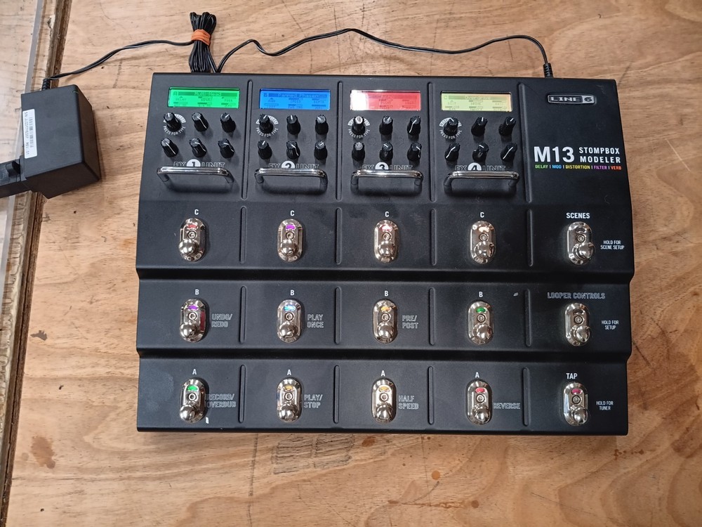 Line 6 M13 Stompbox Modeler Guitar Processor Pedal 75+ Effects