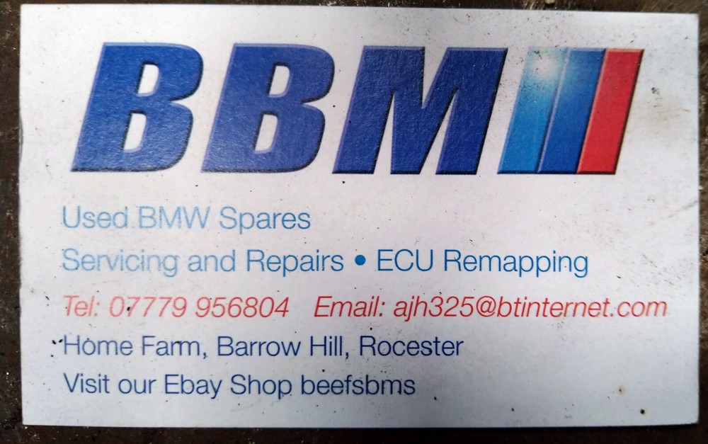 BMW E83 X3 2005 SAFETY FOLD UP WARNING TRIANGLE, HAZARD WARNING TRIANGLE.