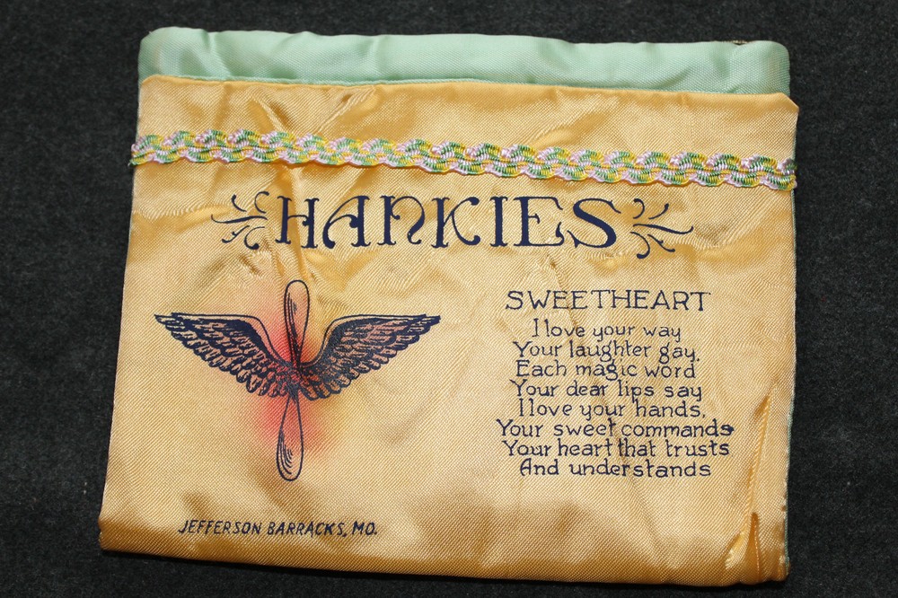 Original WW2 U.S. AAF Jefferson Barracks "Sweetheart" Gift Cloth Hankie Holder