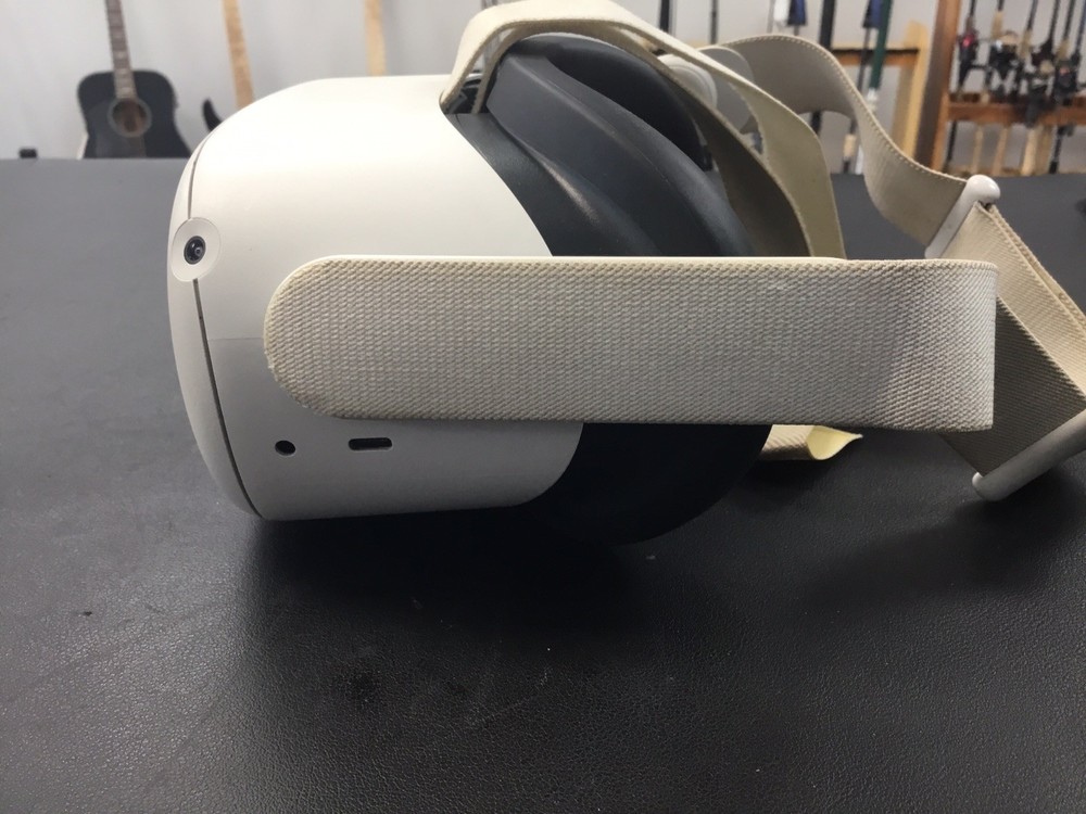 Meta Quest 2 VR Headset 64GB w/ Controllers