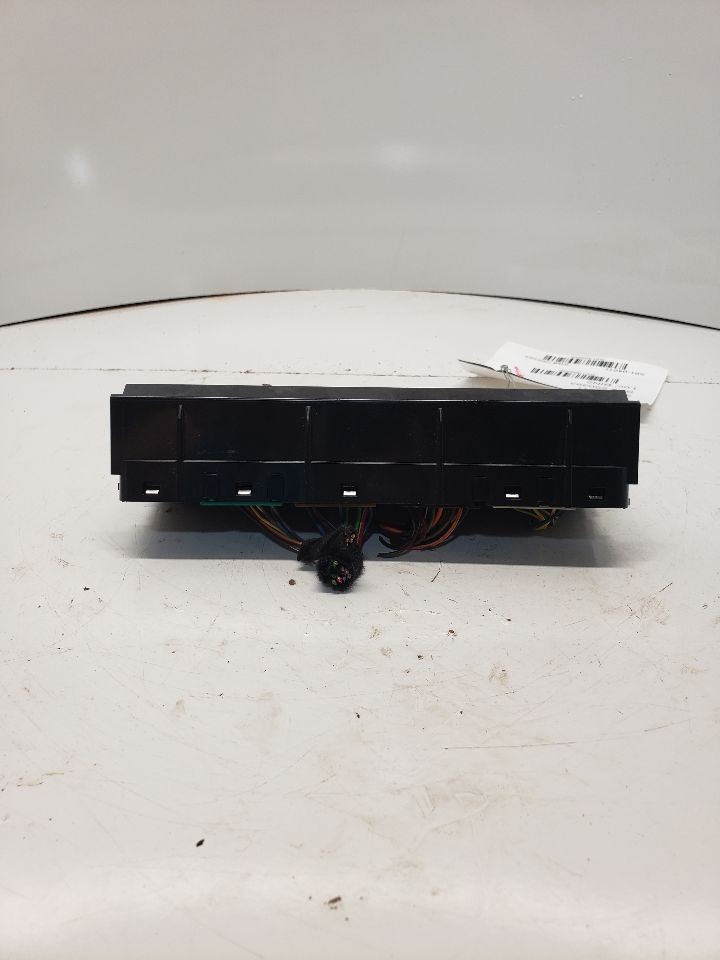 Used A/C Temperature Control Module fits: 2014 Buick Regal Temperature center da