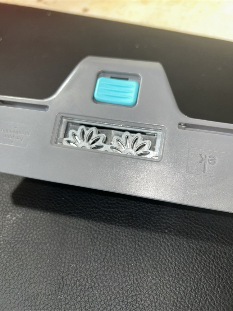 EK Success Flower Border Punch