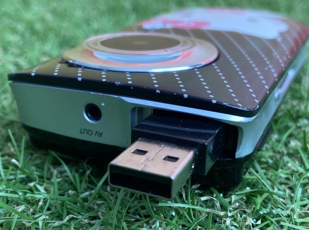 RARE Hello Kitty Camera, Camcorder - Tested (slight rattle) (D36)