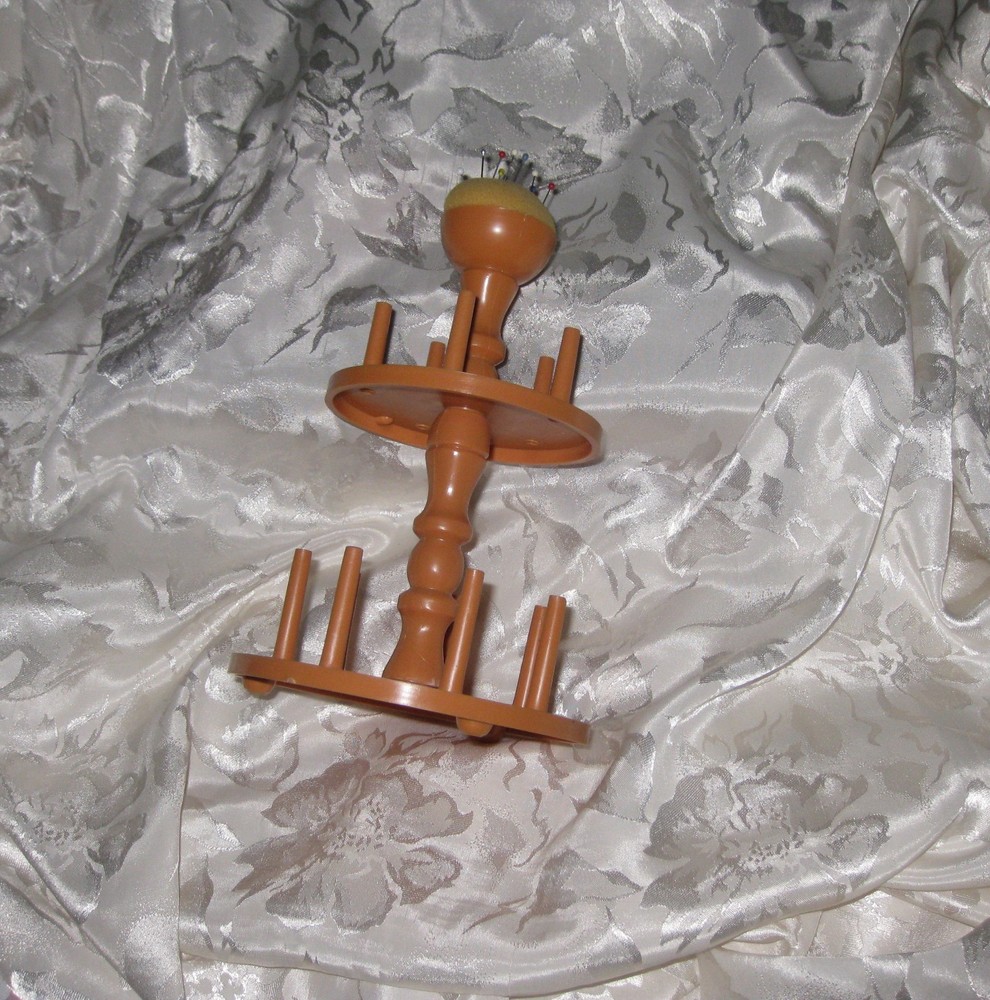 Unique! ~ THREAD CADDY/CAROUSEL & 12 SMALL SPOOLS OF THREADS