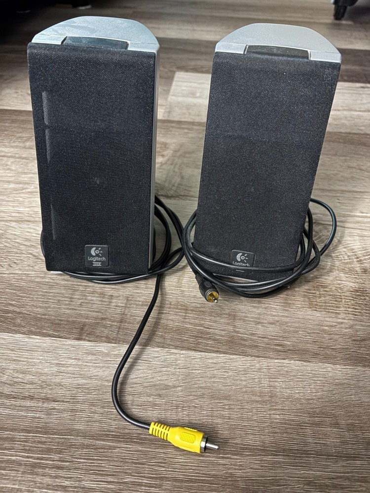 Logitech Z-2300 Computer 2.1 Speakers and Subwoofer set Complete