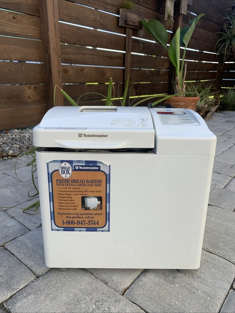 TOASTMASTER 1185 Automatic Bread And Butter Maker Bread Machine Working