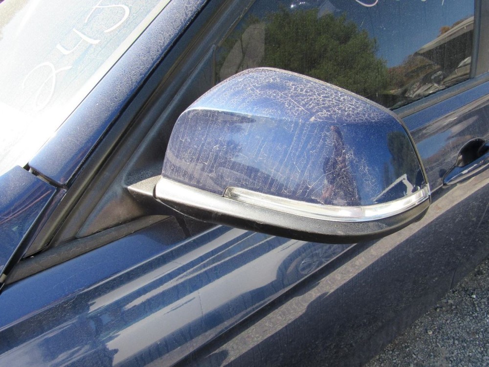 320I 2017 Glove Box 1002079