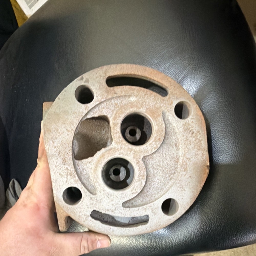 3hp JD Hit and Miss Engine Head. Good Condition.