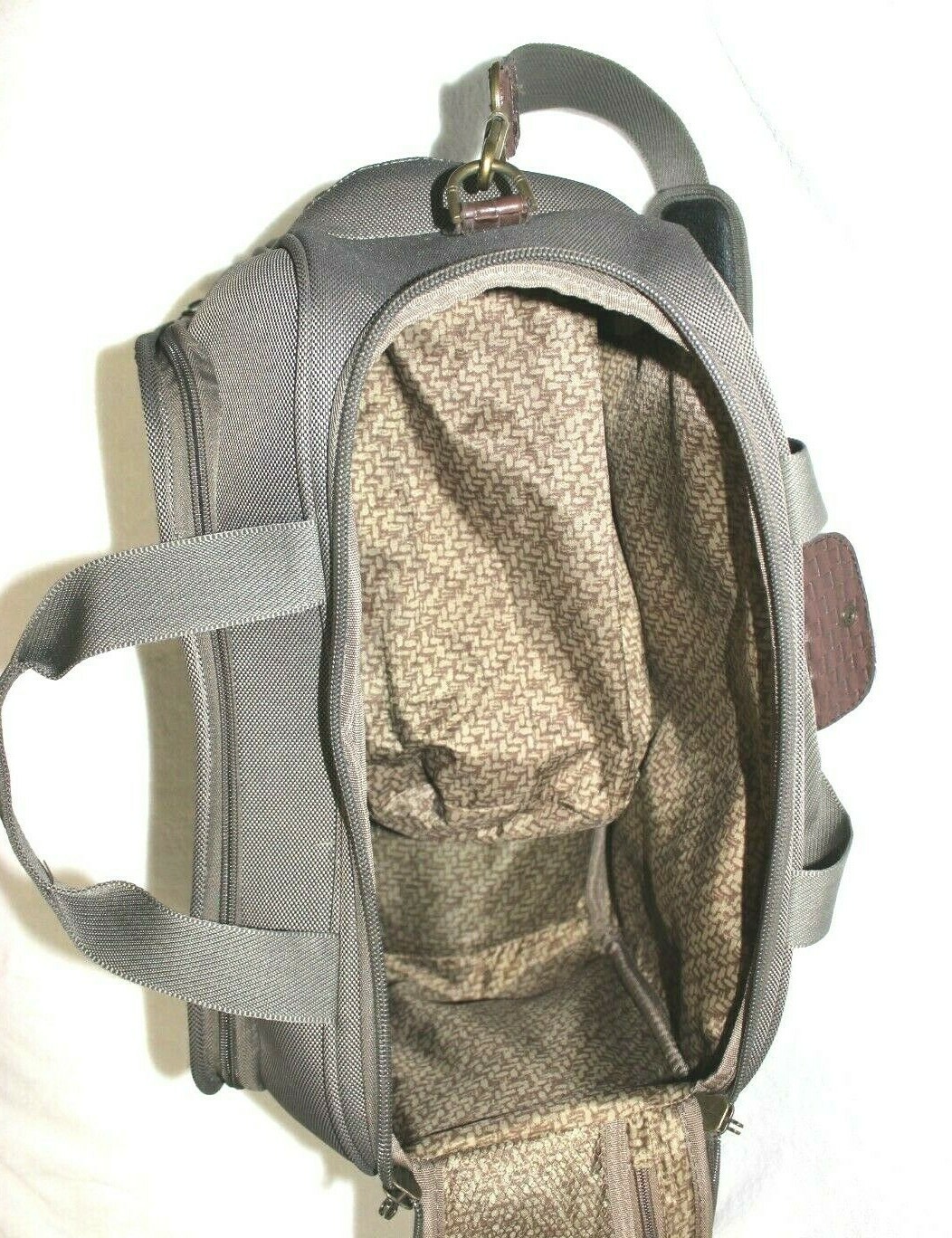 Tommy Bahama Essentials Gadget Travel Bag Tan 17 x 10 x 7 in.