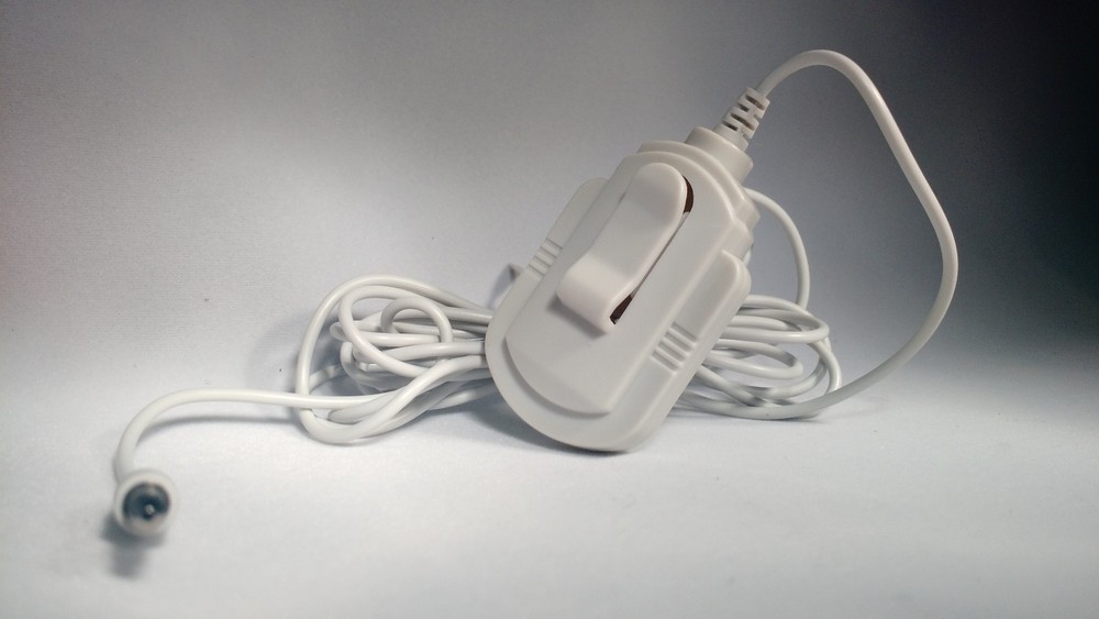 Lapel microphone with mount (White) uni-directional Lapel microphone