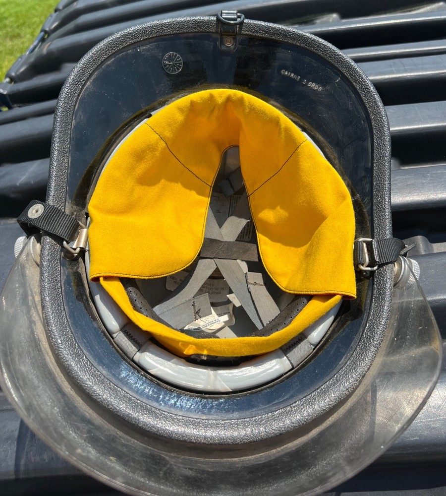 Cairns & Bros 660C Firefighter's Helmet