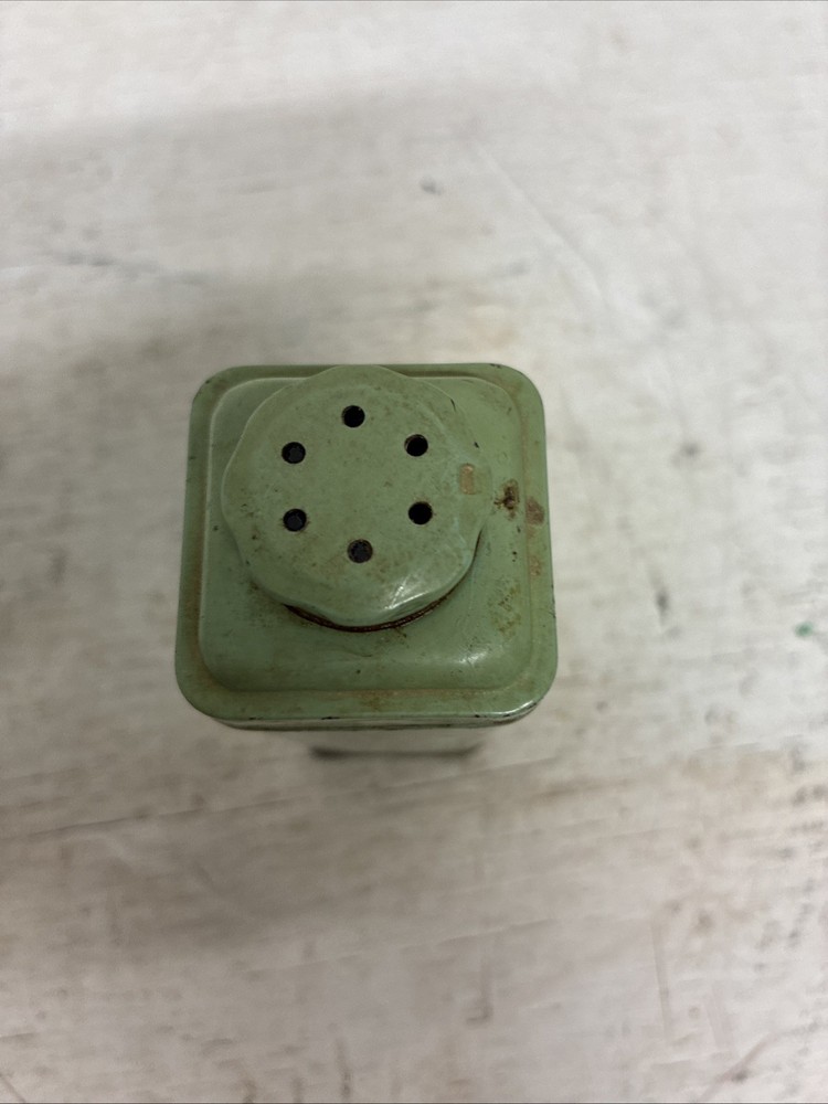 WW2 PERIOD MENNEN QUINSANA FOOT POWDER