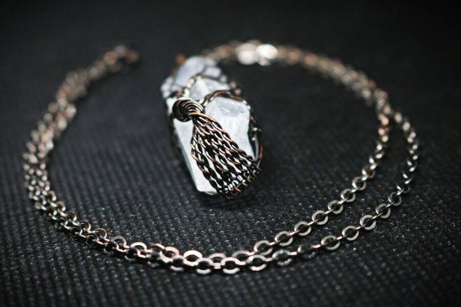 HAUNTED DOLL COMMUNICATION BOOSTING QUARTZ NECKLACE! INCREASE ACTIVITY & BOND!