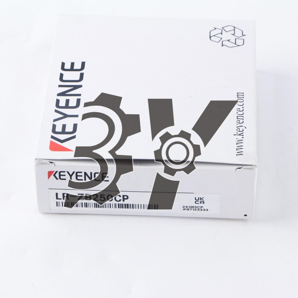 1PCS NEW Keyence LR-ZB250CP Laser sensor