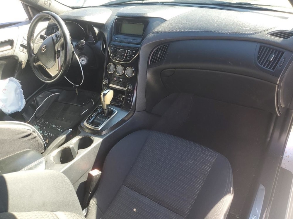 GENESIS 2013 Glove Box 4907864