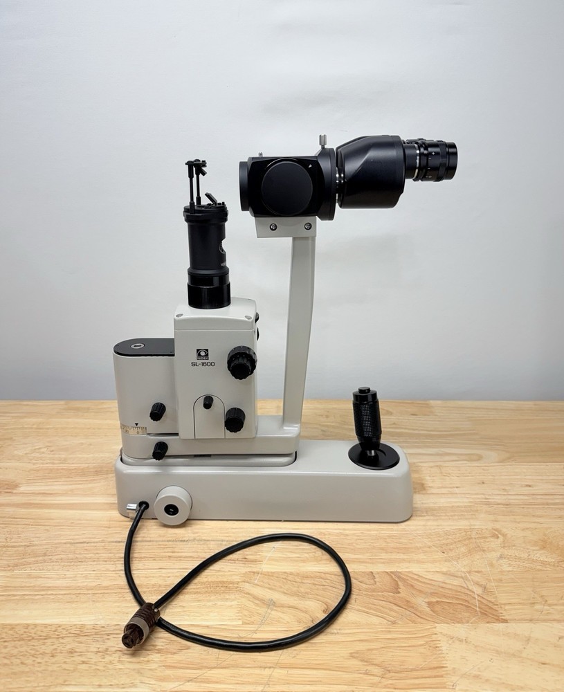 Nidek SL-1600 Slit Lamp
