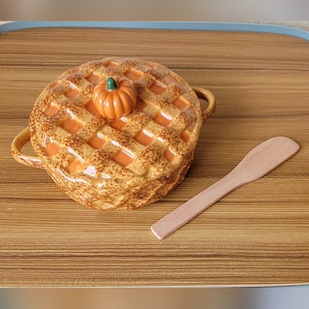 Wild Eye Designs Ceramic Pumpkin Pie Brie Baker Dish