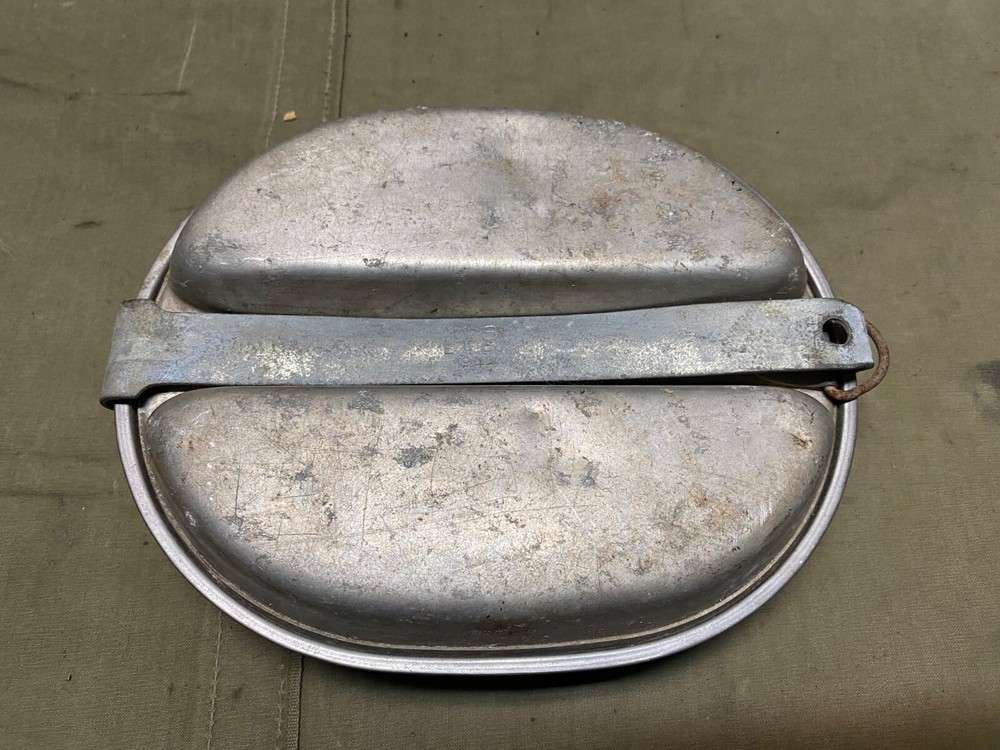 ORIGINAL WWII US ARMY & MARINE INFANTRY M1942 MESS KIT-DATED:1944