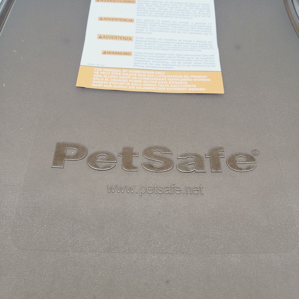 PetSafe Large Wall Pet Door White Never Rust Telescoping Frame Energy Saving