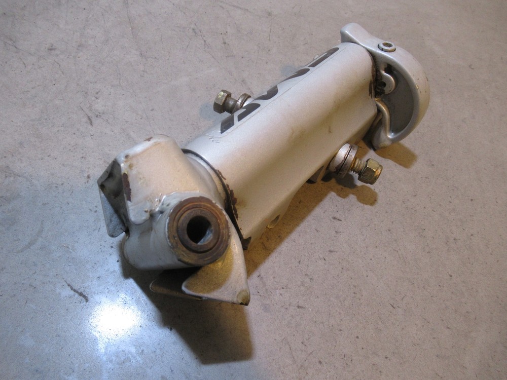 Arctic Cat F5 Spindle Left 2004