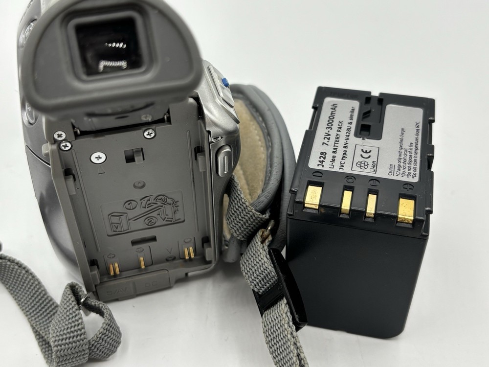 JVC GR-D200EK Handheld MiniDV Camcorder Silver