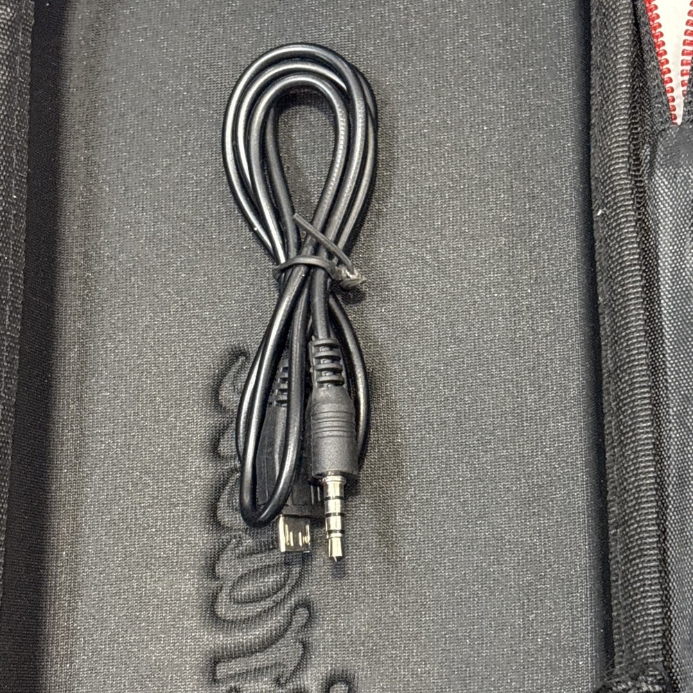 Miracle M100 Wireless Dynamic Karaoke Microphone W/ Case