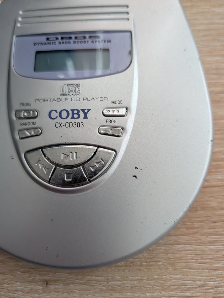 Coby CX-CD303 Portable CD Player Dynamic Bass Boost System Silver 2001